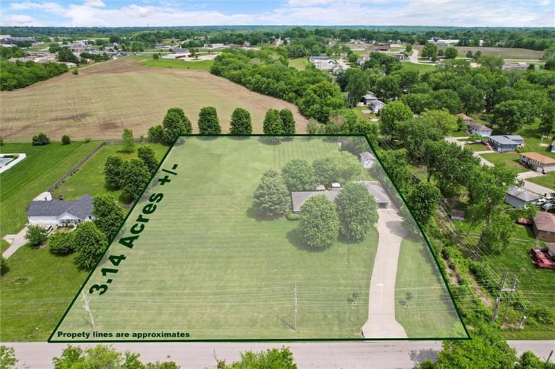 1601 Lynn Rd, Excelsior Springs, MO 64024