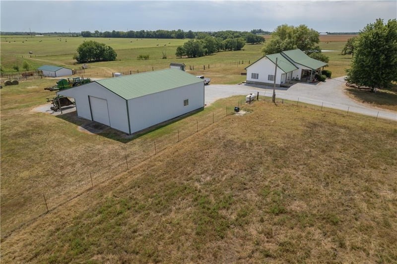 674 V Hw, Lamar, MO 64759