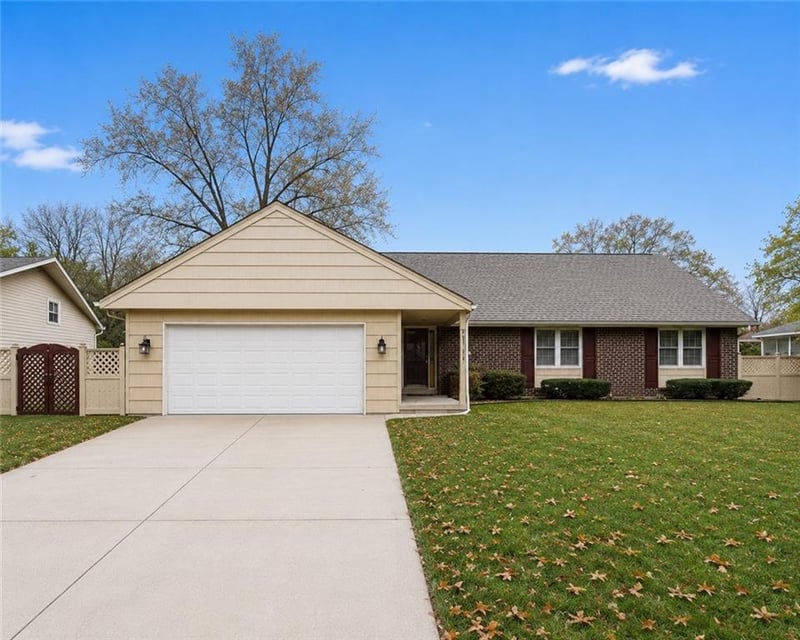 10719 Cypress St, Kansas City, MO 64137