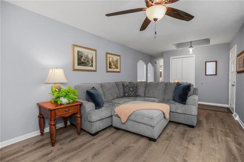 105 Continental Dr, Lansing, KS 66043