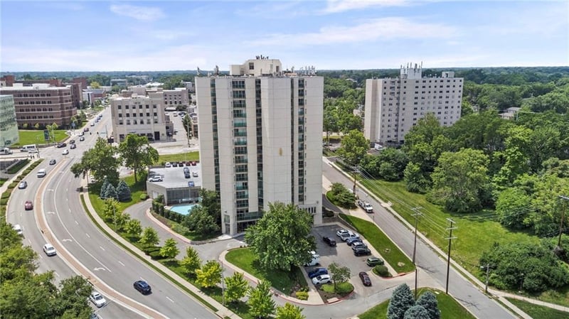 3838 Rainbow Blvd #1402, Kansas City, KS 66103