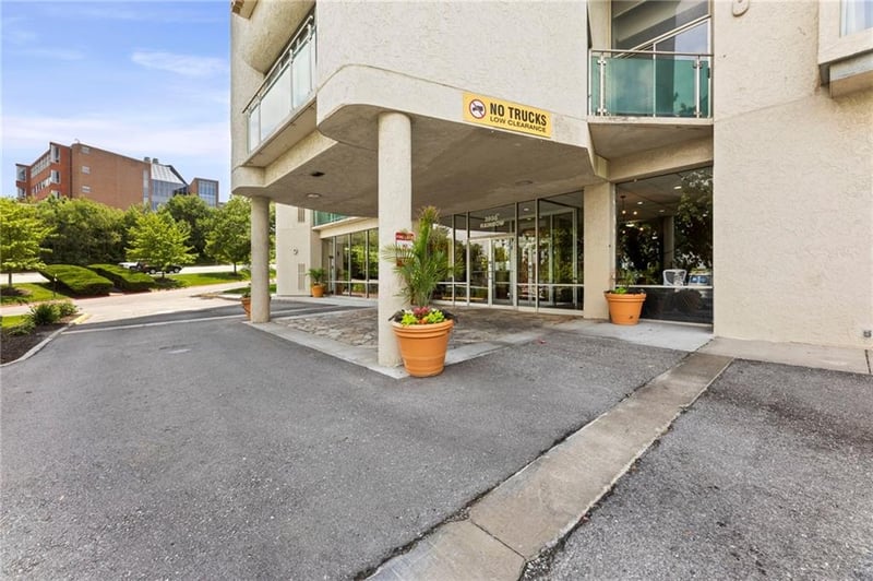 3838 Rainbow Blvd #1402, Kansas City, KS 66103