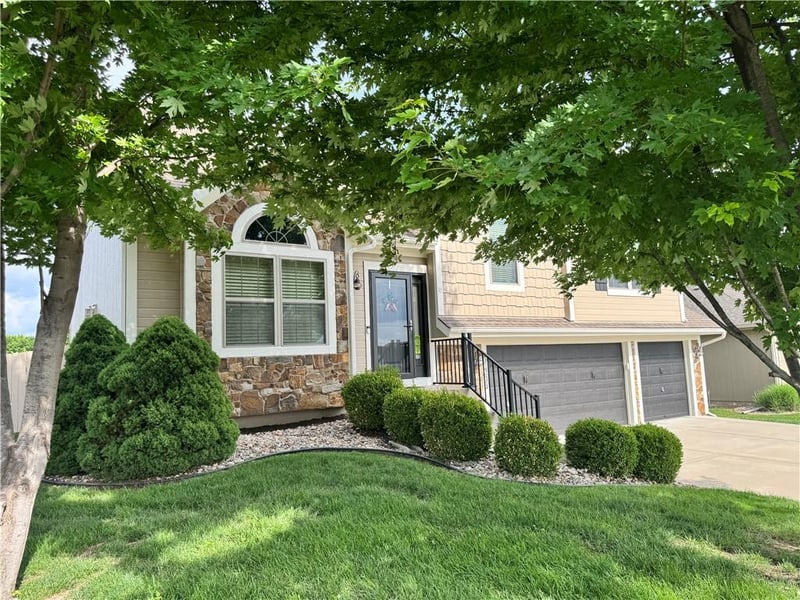 11205 Pennsylvania Ave, Kansas City, MO 64155