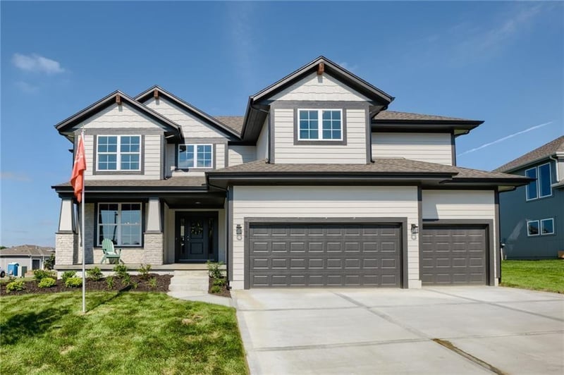 9196 Green Rd, Lenexa, KS 66227