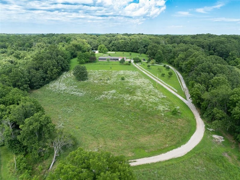 17905 Raven Rd, Grandby, MO 64844