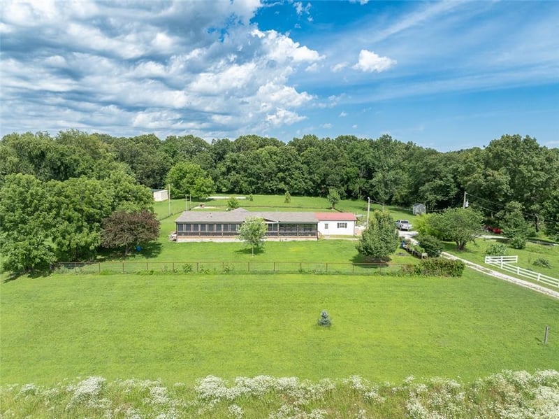 17905 Raven Rd, Grandby, MO 64844