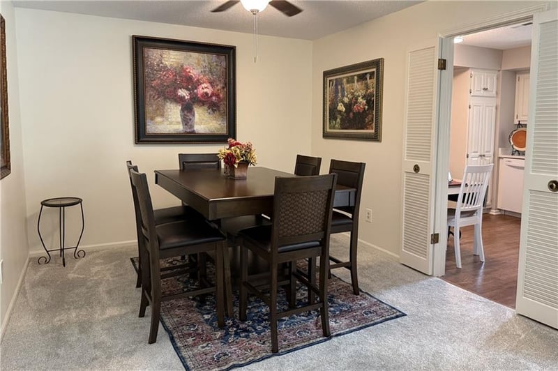 6634 109th St #F, Overland Park, KS 66211