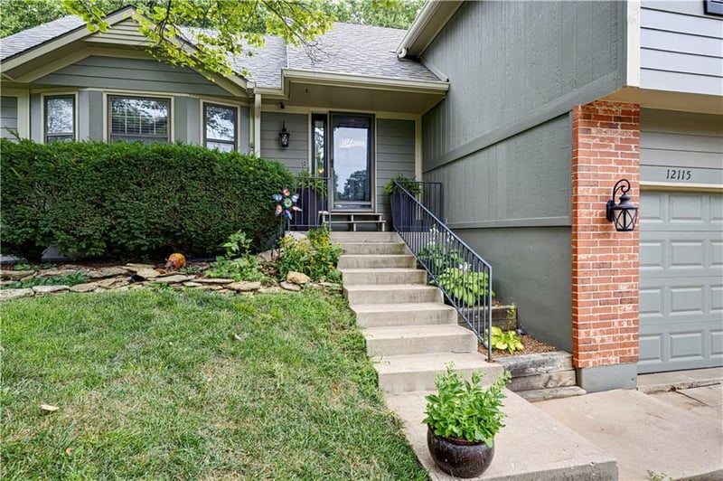 12115 Alcan St, Olathe, KS 66062