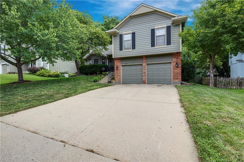 12115 Alcan St, Olathe, KS 66062