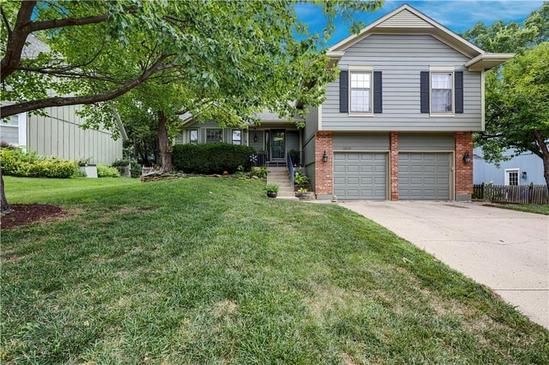 12115 Alcan St, Olathe, KS 66062