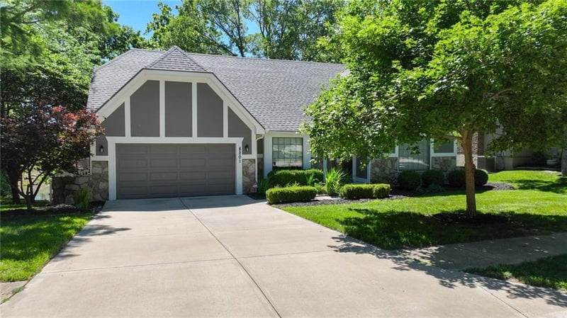8201 N Oregon Dr, Kansas City, MO 64151
