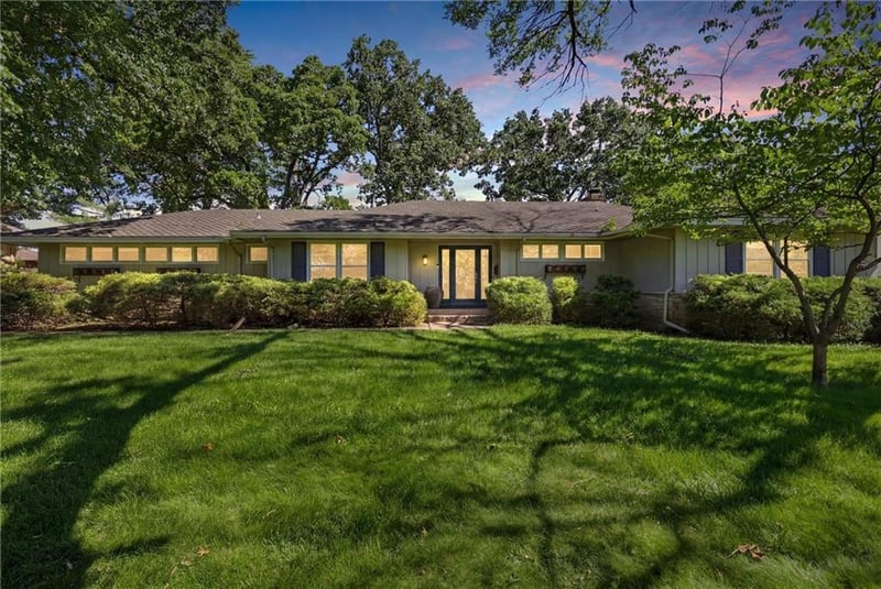 6332 Robinhood Dr, Merriam, KS 66203
