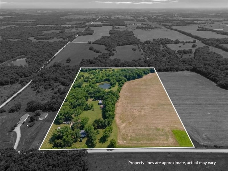 3281 W 319th St, Louisburg, KS 66053