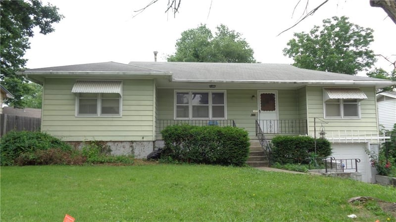 305 Mitchell St, Warrensburg, MO 64093