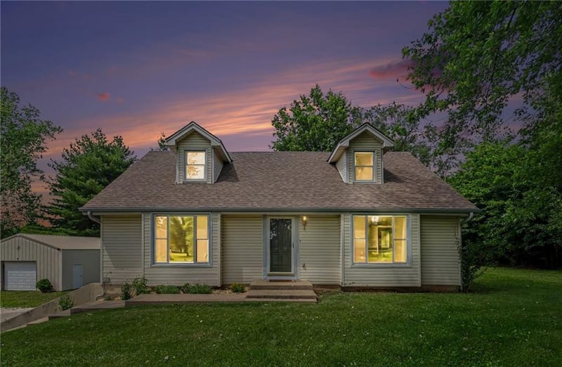 702 Howard Rd, Trimble, MO 64492