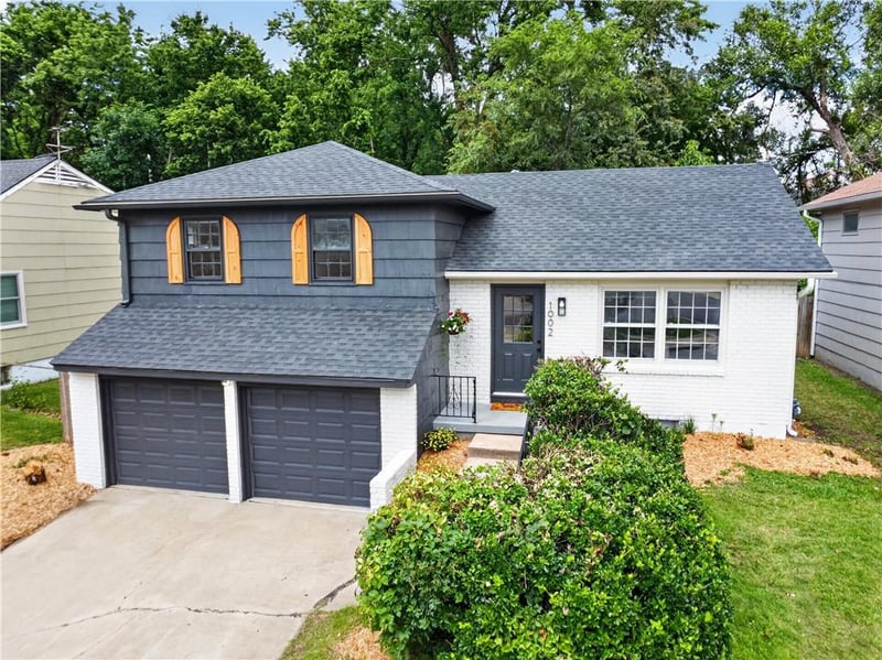 1002 E 79th St, Kansas City, MO 64131