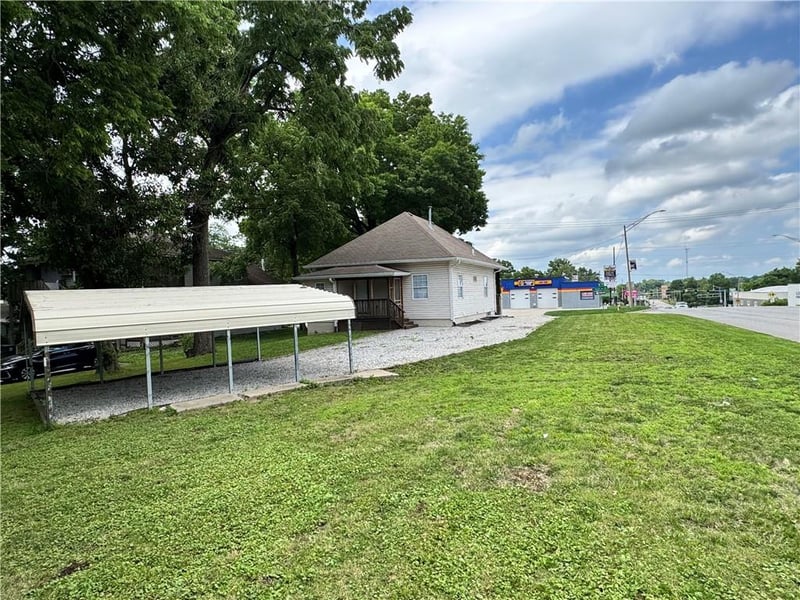 143 Short Ave, Independence, MO 64050