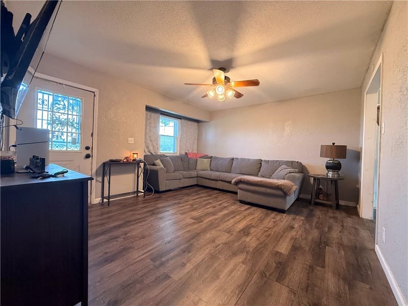 719 86th St, Kansas City, KS 66112
