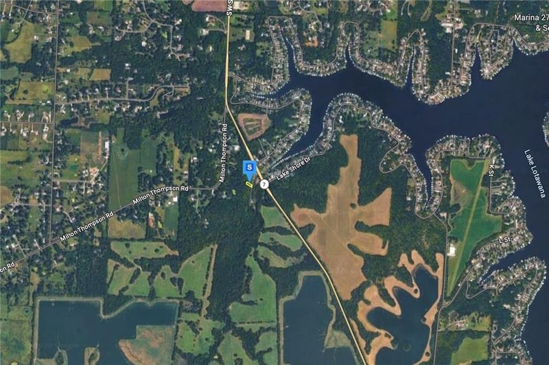 98 Lake Shore Dr, Lake Lotawana, MO 64086