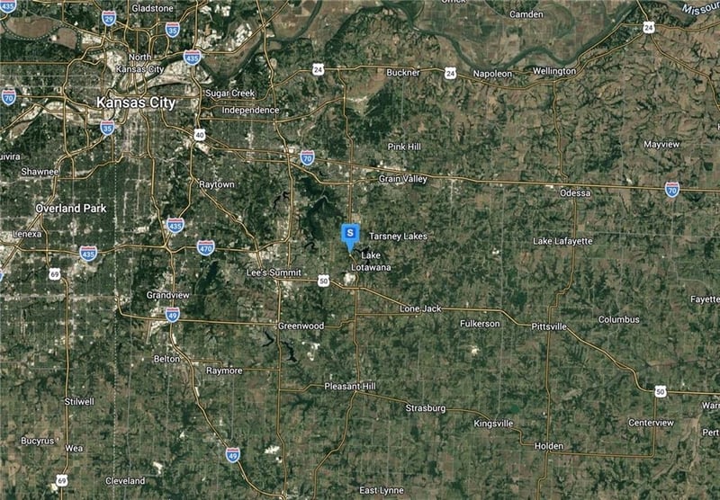 98 Lake Shore Dr, Lake Lotawana, MO 64086