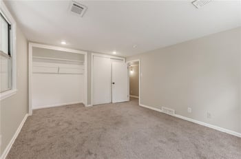 6512 NW Quail Run Dr, Kansas City, MO 64152