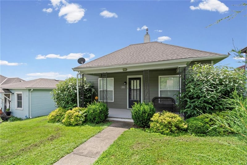 32935 83rd St, De Soto, KS 66018