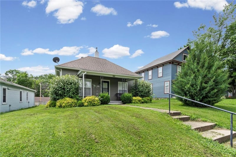 32935 83rd St, De Soto, KS 66018