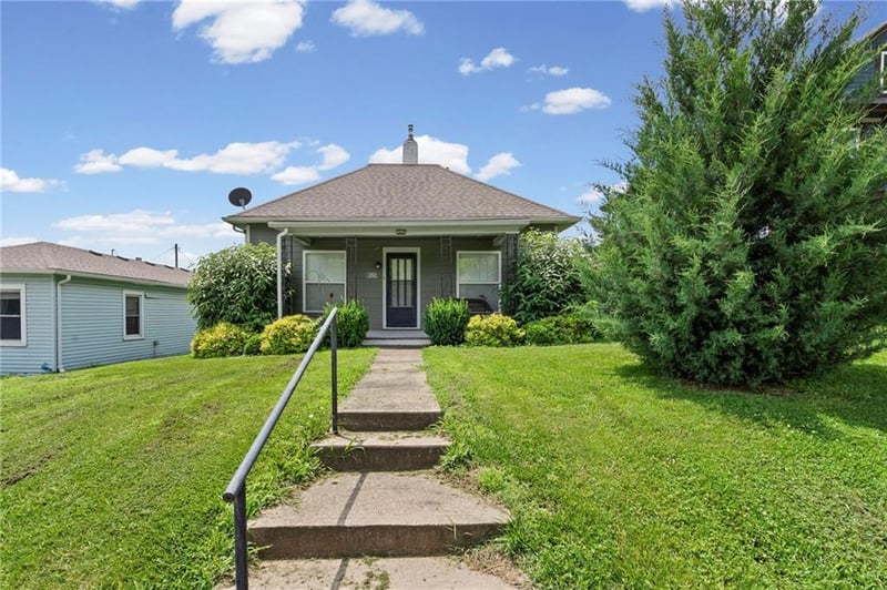 32935 83rd St, De Soto, KS 66018