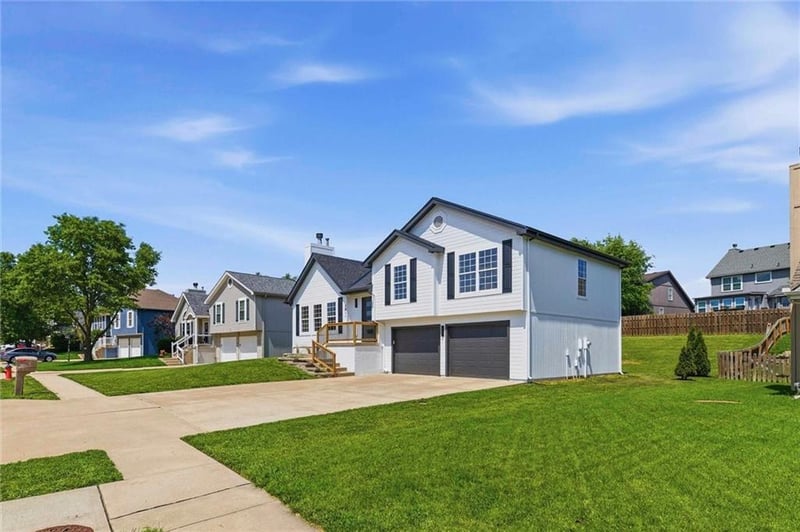 7411 Mckinley Ave, Kansas City, MO 64158