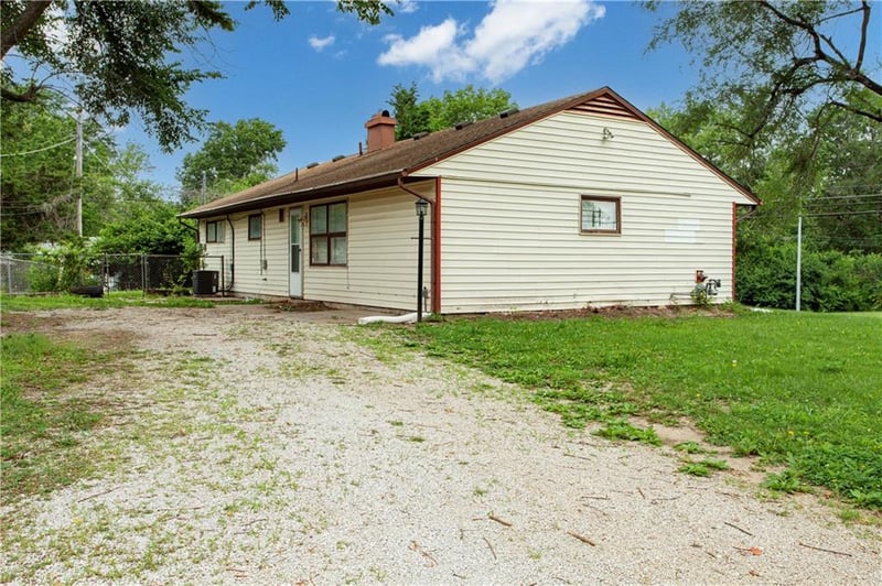 7805 E 114th St, Kansas City, MO 64134