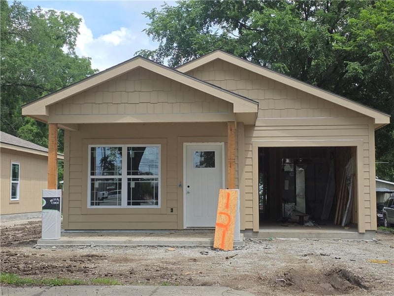 121 Cedar St, Ottawa, KS 66067