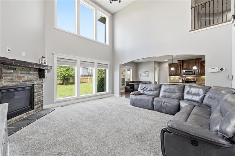 1217 Hillmann Ln, Warrensburg, MO 64093
