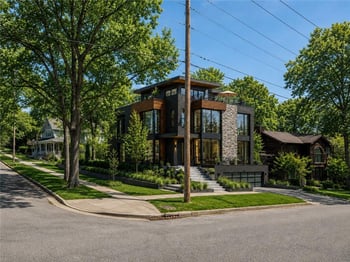 1118 W 48th St, Kansas City, MO 64112