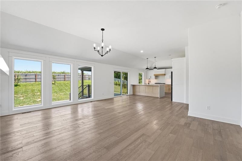 20113 Cider Ct, Weston, MO 64098