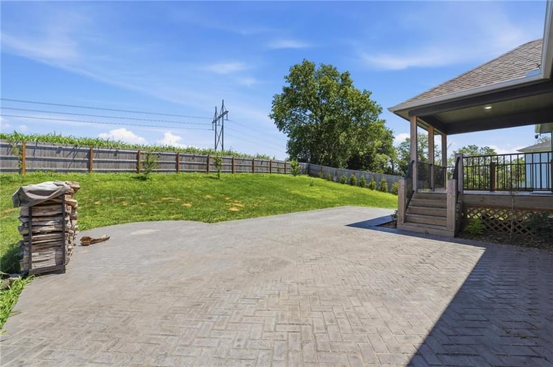 20113 Cider Ct, Weston, MO 64098