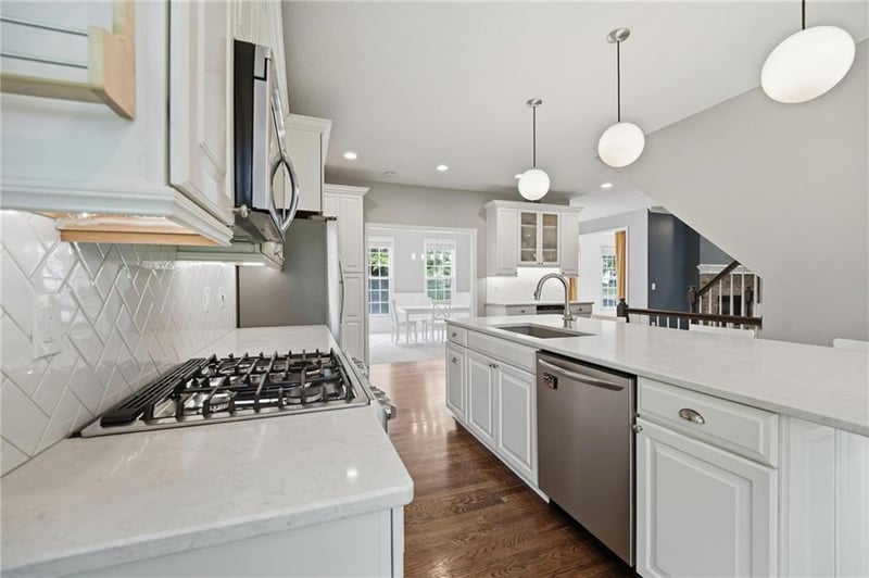 5210 W 157th Ter, Overland Park, KS 66224