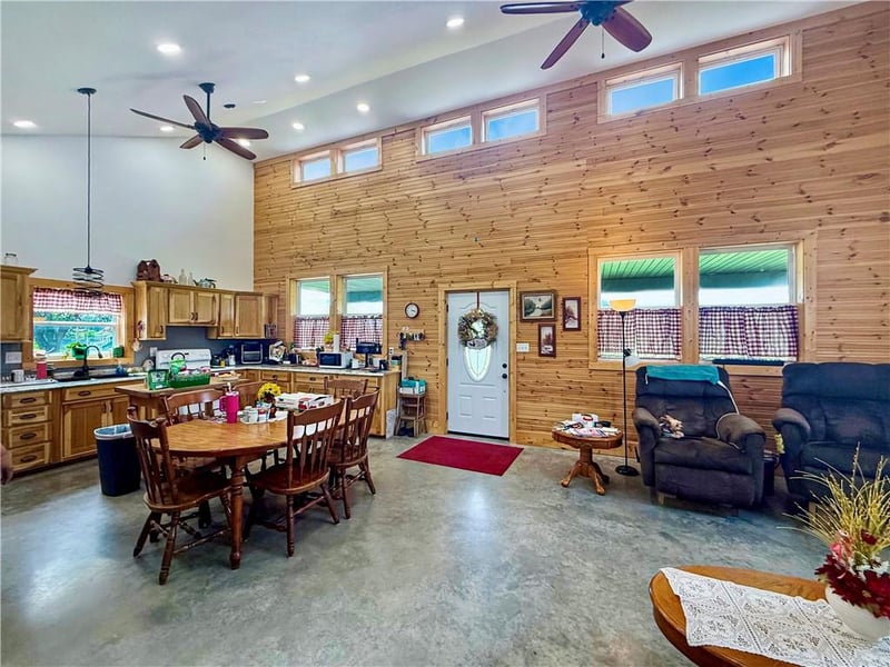 923 Park St, Cherryvale, KS 67335