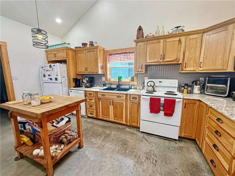 923 Park St, Cherryvale, KS 67335