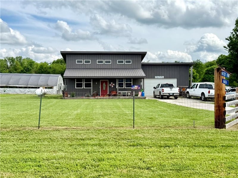 923 Park St, Cherryvale, KS 67335