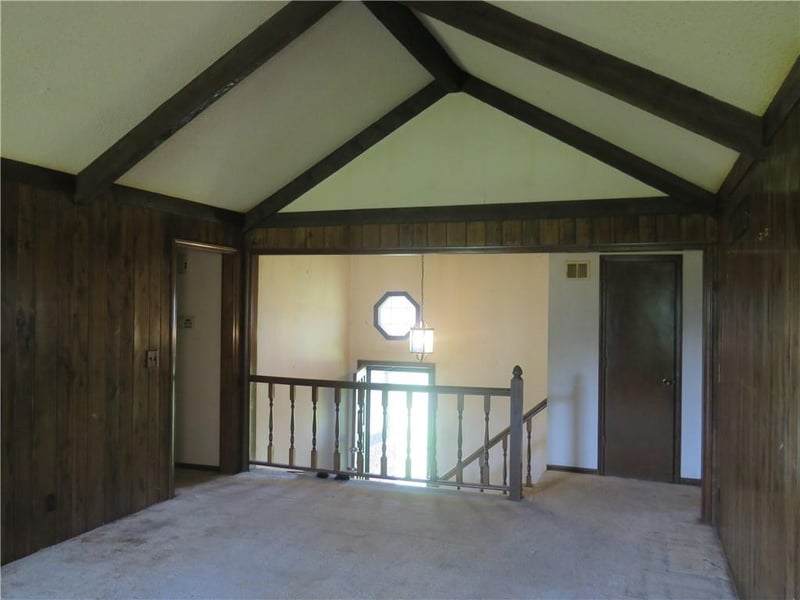 10610 W 170th Ter, Overland Park, KS 66221