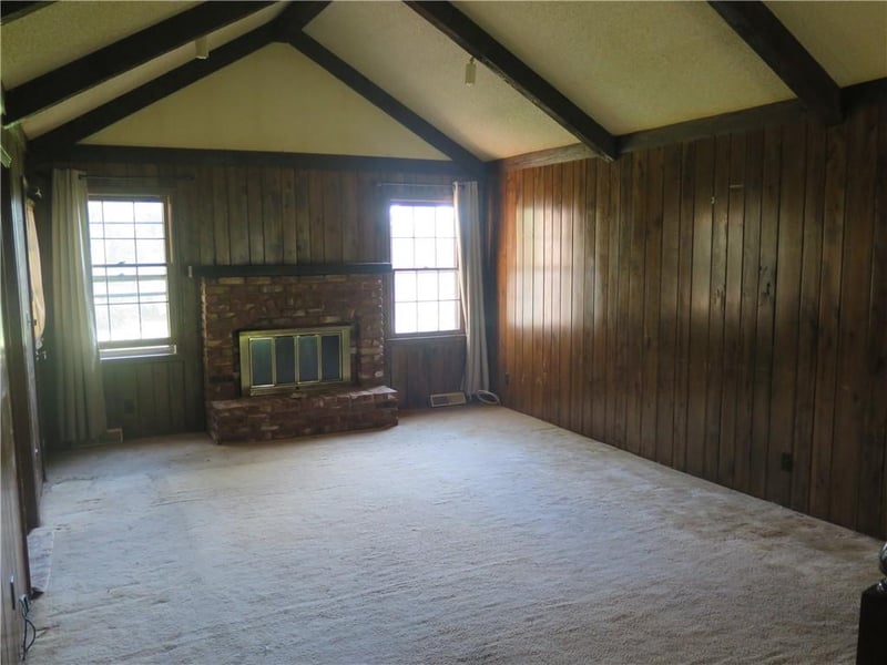 10610 W 170th Ter, Overland Park, KS 66221