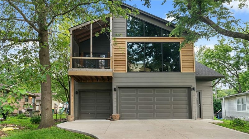 403 Kaskaskia St, Paola, KS 66071