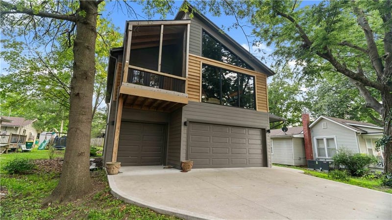 403 Kaskaskia St, Paola, KS 66071