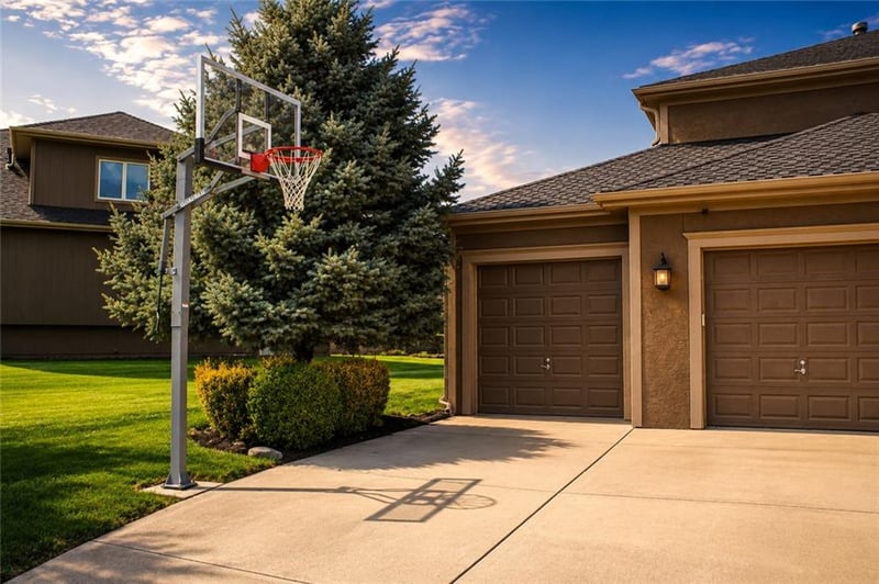 24004 68th St, Shawnee, KS 66226