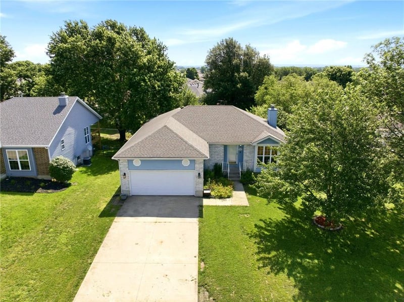 1204 Foxridge Dr, Warrensburg, MO 64093