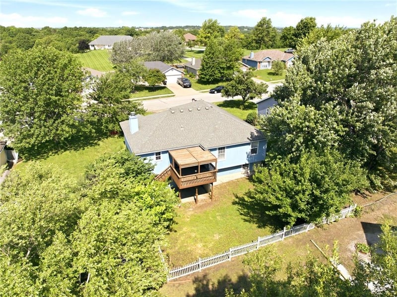 1204 Foxridge Dr, Warrensburg, MO 64093