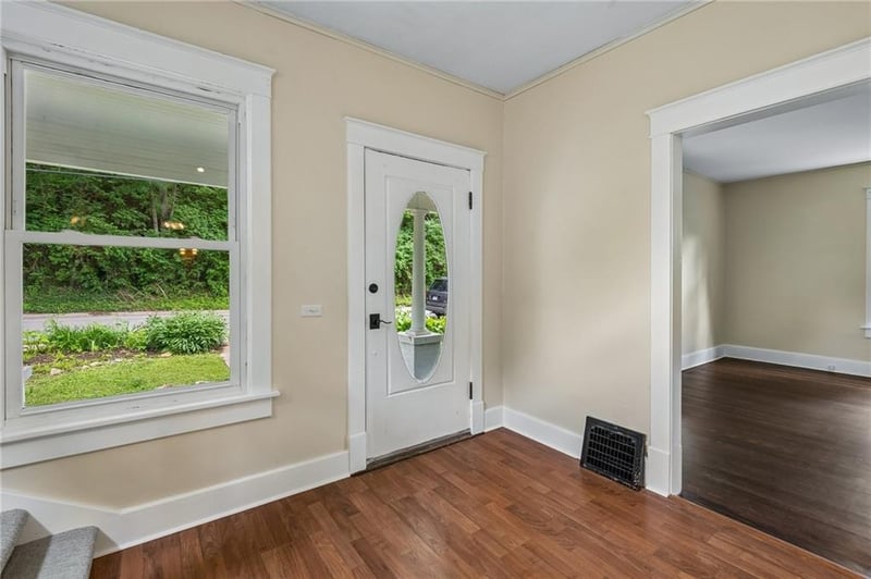 400 West St, Parkville, MO 64152