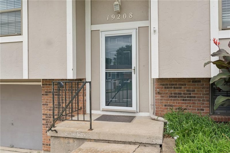 19208 12th Street North Ct, Independence, MO 64056