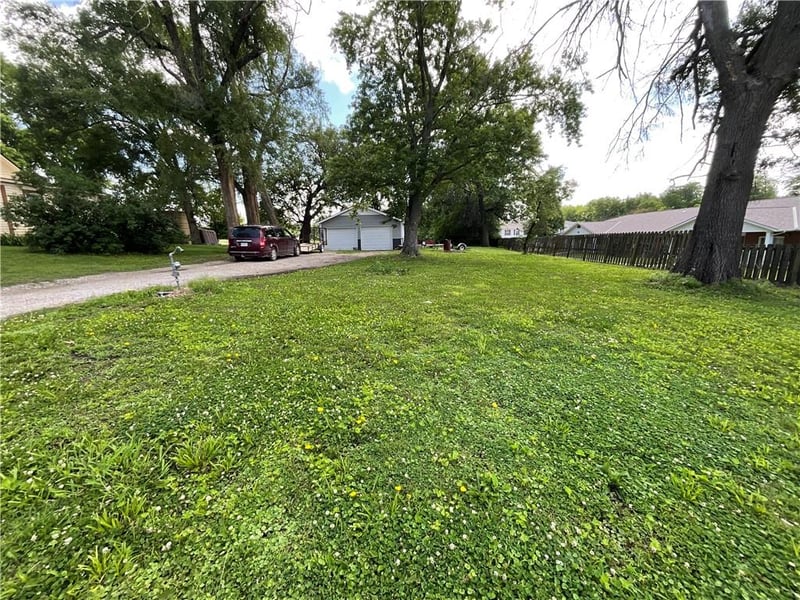 419 Orange St, Cameron, MO 64429