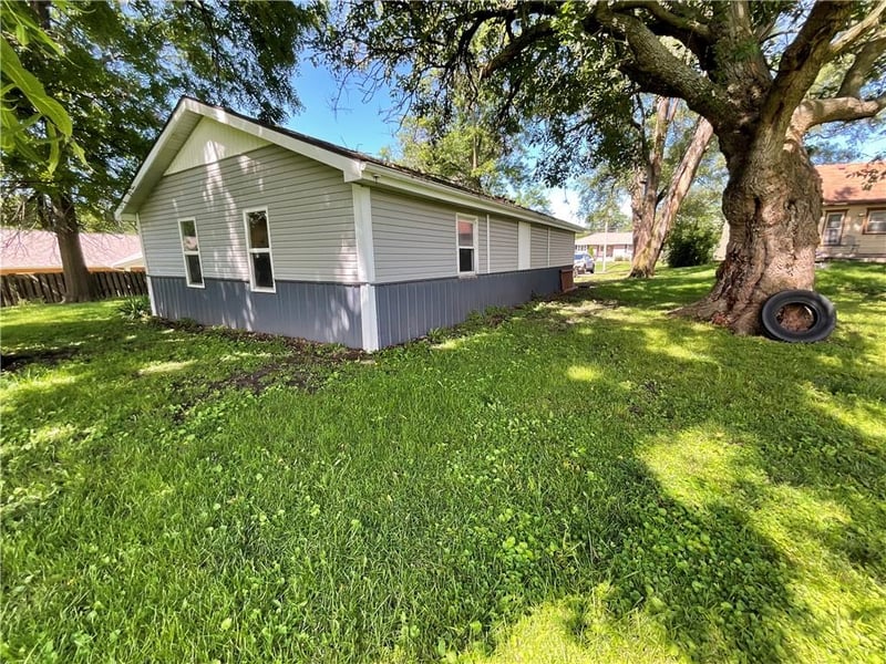 419 Orange St, Cameron, MO 64429
